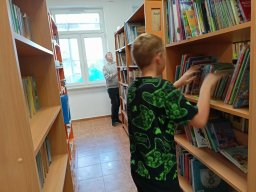 "Noc Bibliotek" Filii Bibliotecznej i biblioteki szkolnej w Chludniach - "Do dzieła!"   